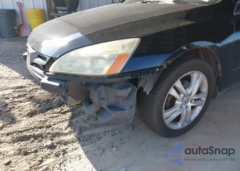 2003 Honda Accord 2.4 Lx z USA, uszkodzony, nr VIN 1HGCM56383A069986